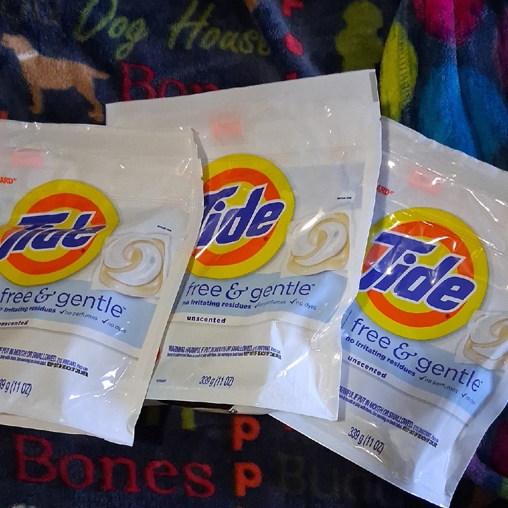 4 BAGS TIDE Free & Gentle 16 PODS IN EACH .YOU GET 64 PODS. NWT